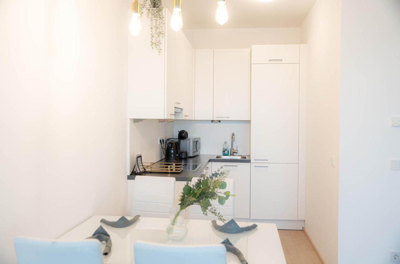 Restify10 - Skyline View - Fitness - Garge - Modern Appartement Wenen Buitenkant foto