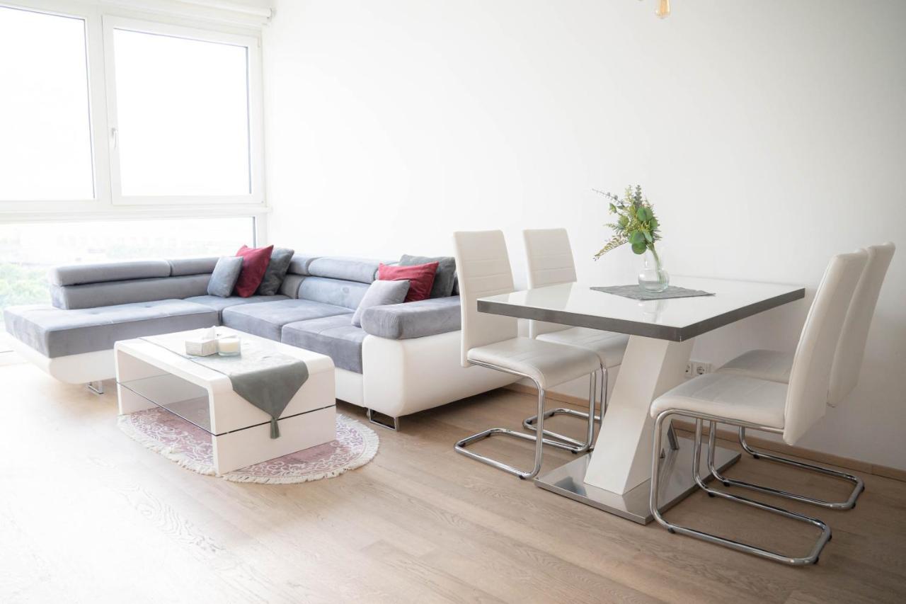 Restify10 - Skyline View - Fitness - Garge - Modern Appartement Wenen Buitenkant foto