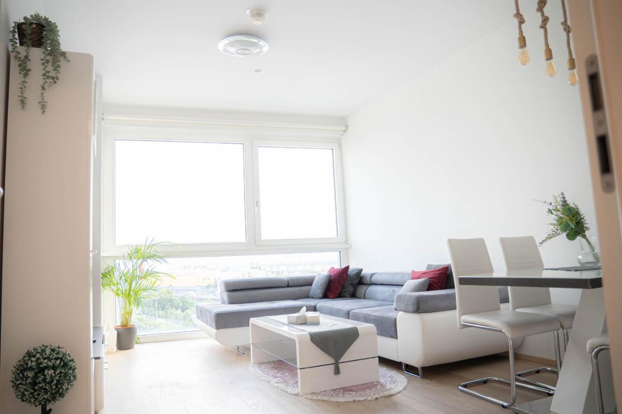 Restify10 - Skyline View - Fitness - Garge - Modern Appartement Wenen Buitenkant foto