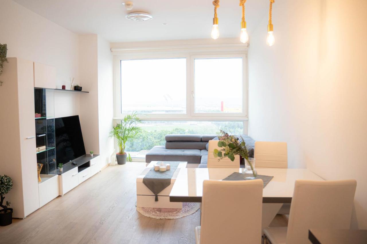 Restify10 - Skyline View - Fitness - Garge - Modern Appartement Wenen Buitenkant foto