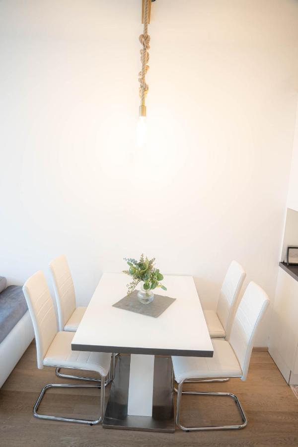 Restify10 - Skyline View - Fitness - Garge - Modern Appartement Wenen Buitenkant foto