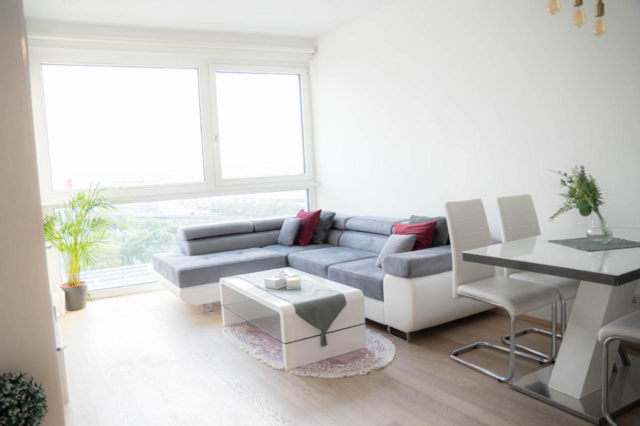 Restify10 - Skyline View - Fitness - Garge - Modern Appartement Wenen Buitenkant foto